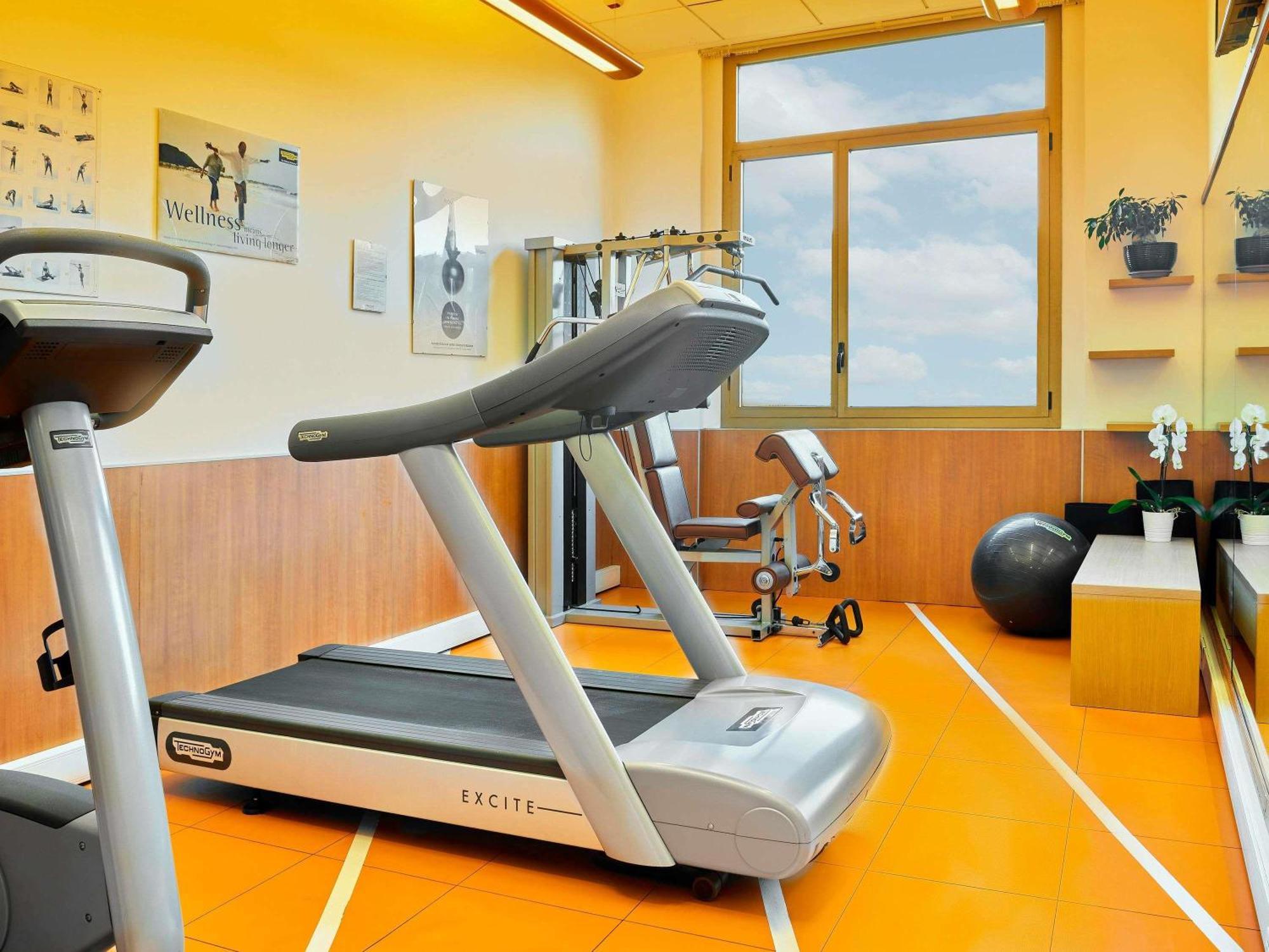 Hotel Novotel Corso Giulio Cesare 4*